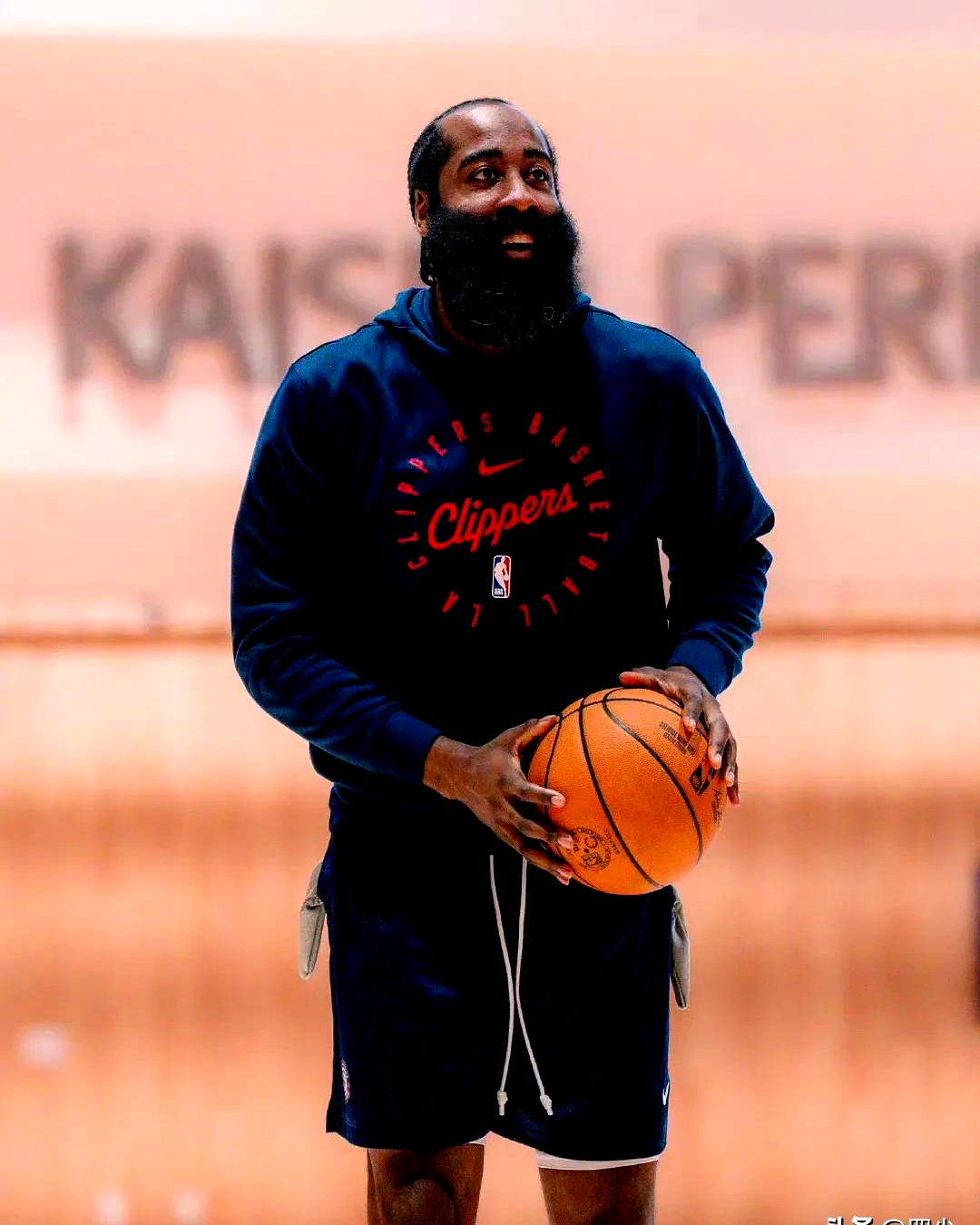 快船绝杀灰熊,哈登爆发神勇 快船绝杀灰熊,哈登爆发神勇