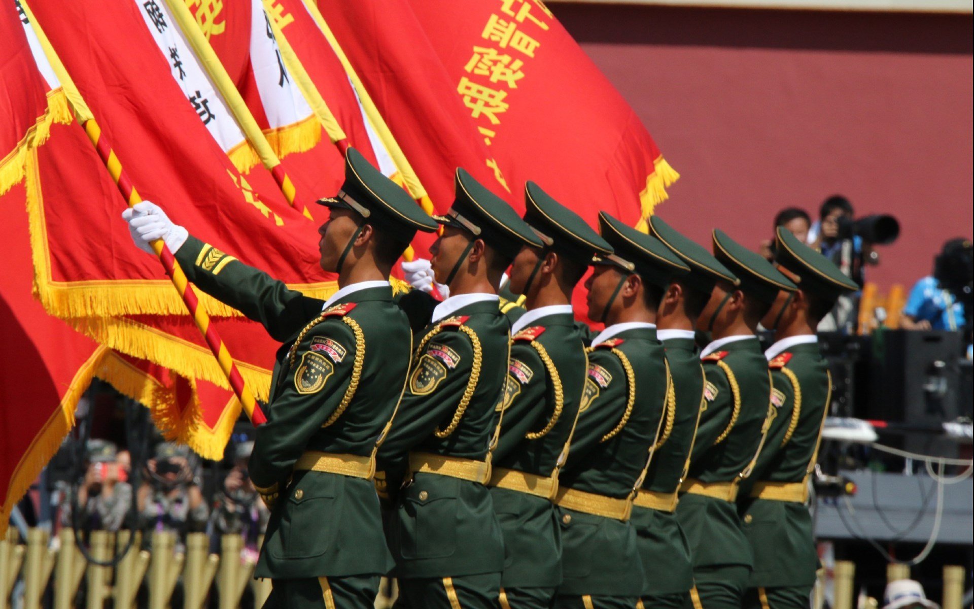 怒焰与王冠，拉文抢七生死战逆天改命，火箭冲破萨克拉门托